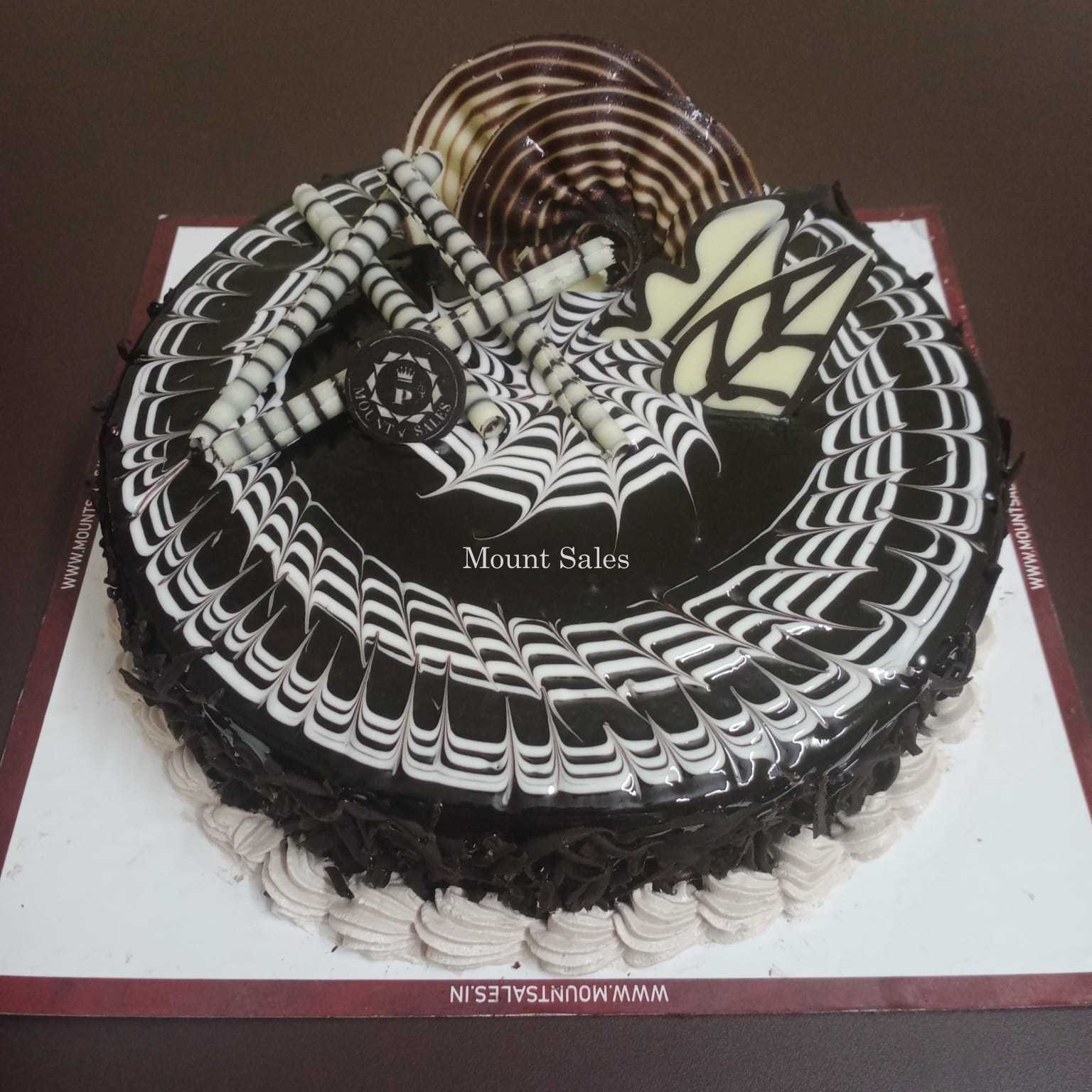 Premium RED N White Velvet Cake